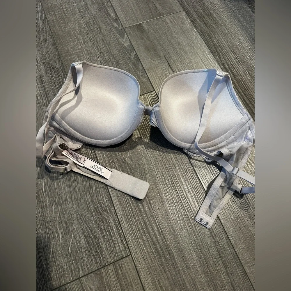 Victoria’s Secret Dream Angels Push-Up Bra (36B) - Picture 5 of 6
